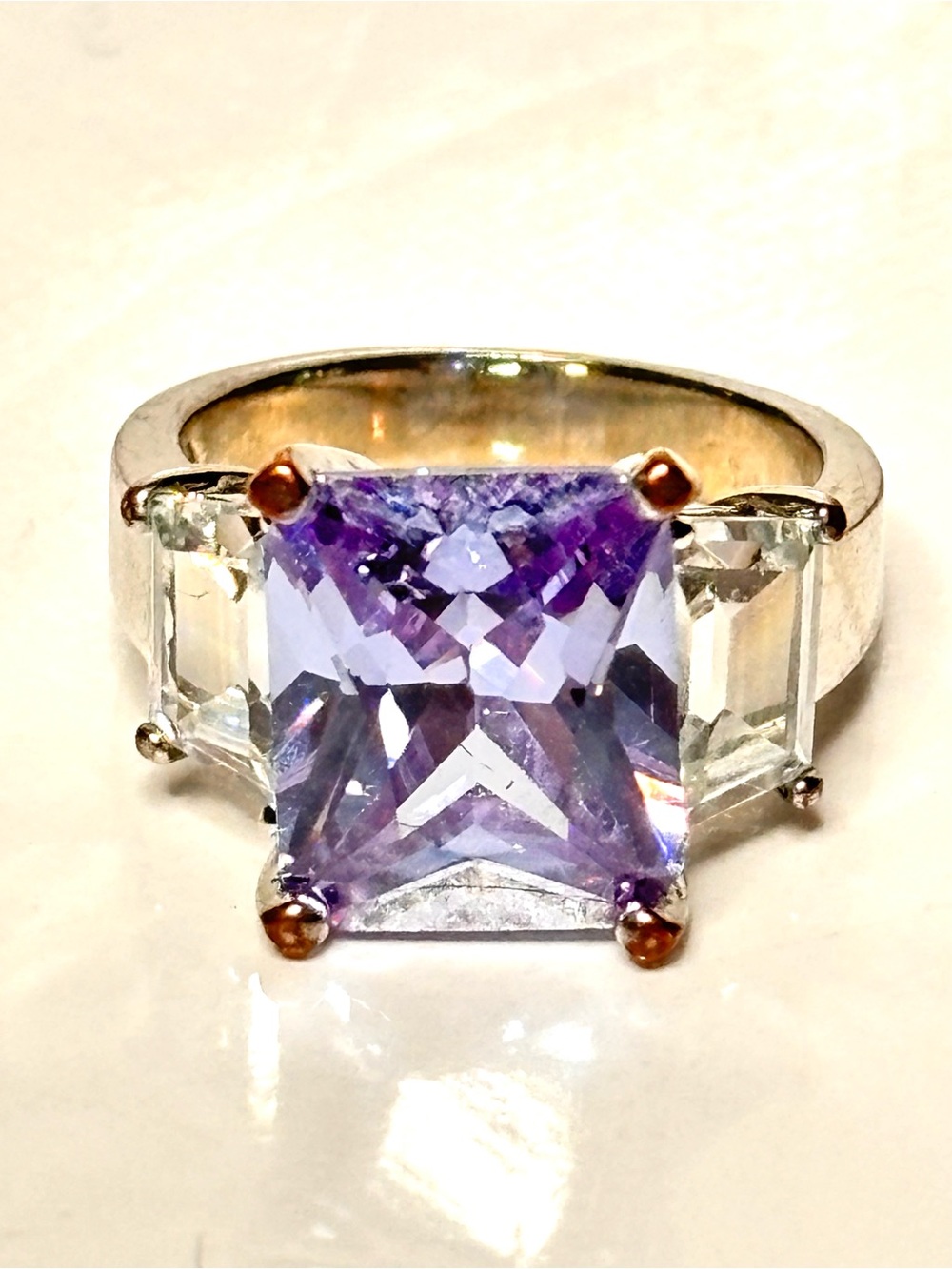 💥FREE💥Silver tone Vintage Cocktail Ring clear and purple faceted glass stone